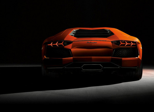 Lamborghini Aventador Beautiful Pictures and Wallpapers