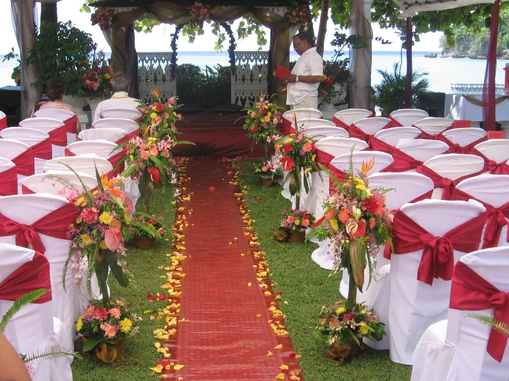 Wedding Decor 2013 Photo | outdoor wedding venue decoration